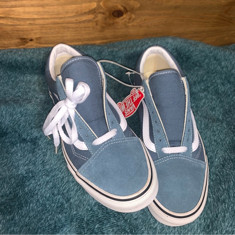 Vans - Picture 2 of 7